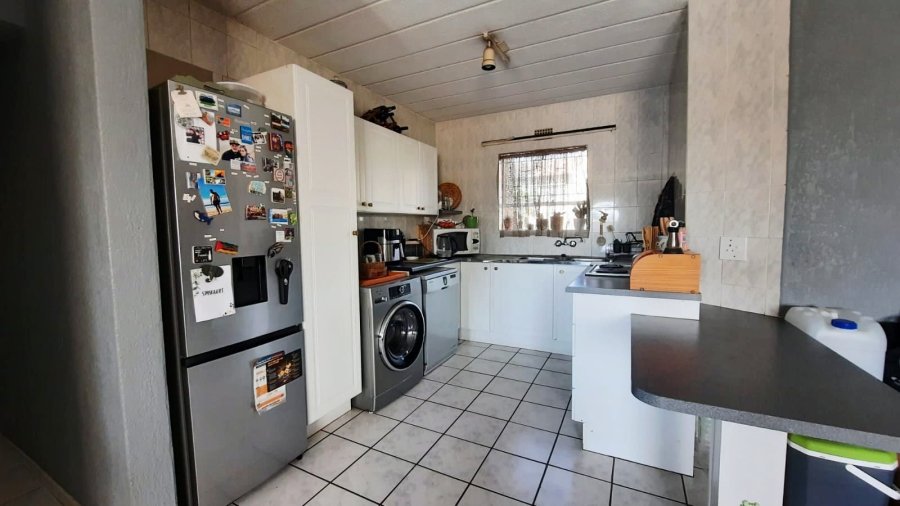 To Let 2 Bedroom Property for Rent in Vaalpark Free State
